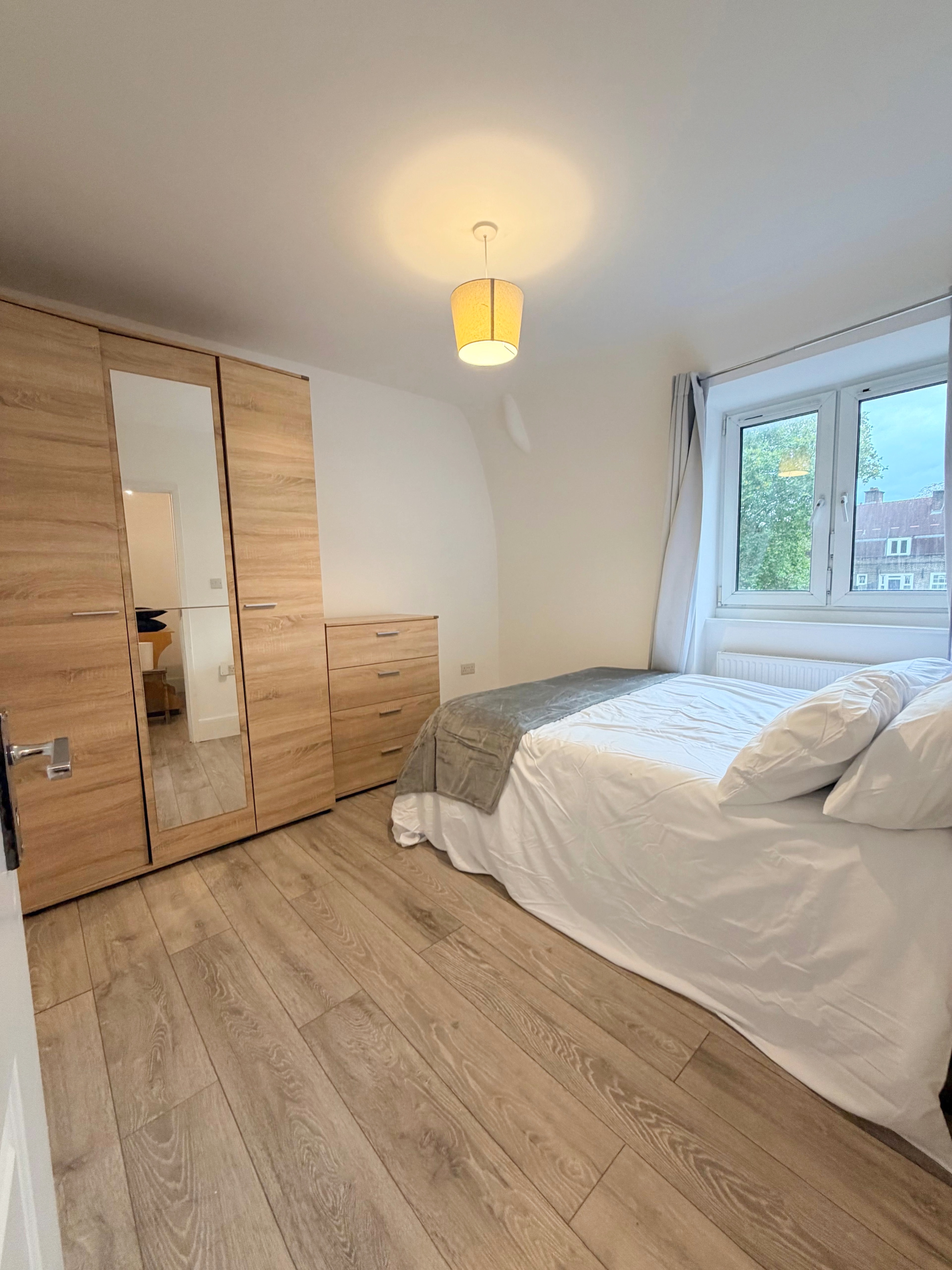 Spacious Rooms in Battersea / Stockwell with Living Room